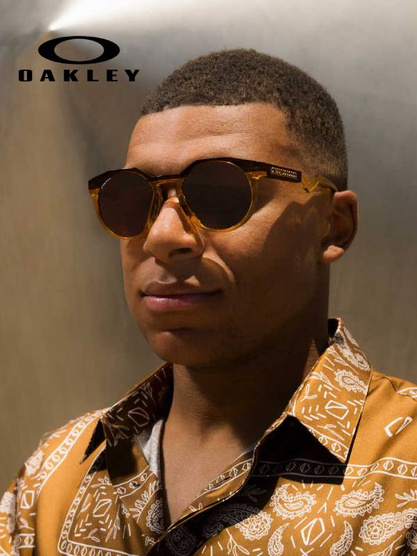 OAKLEY